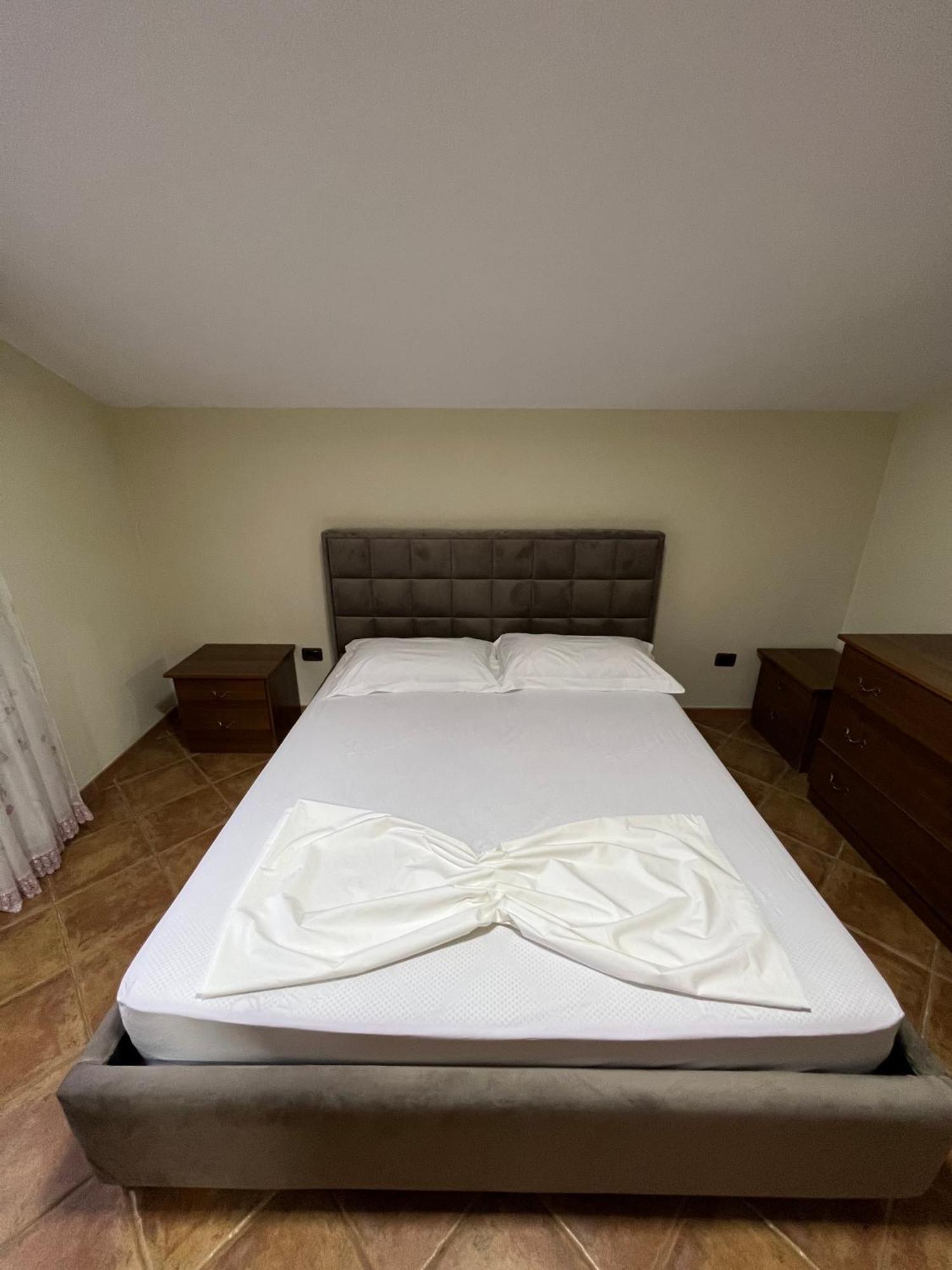 Villa Sokoli, Enjoy Sunset At This Spacious Apartment Tirana Exterior foto
